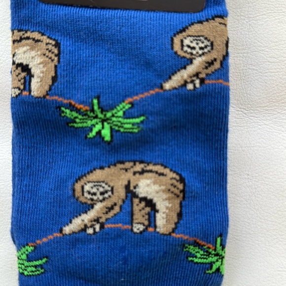 Zelva Accessories - Fun socks! Sloth design.